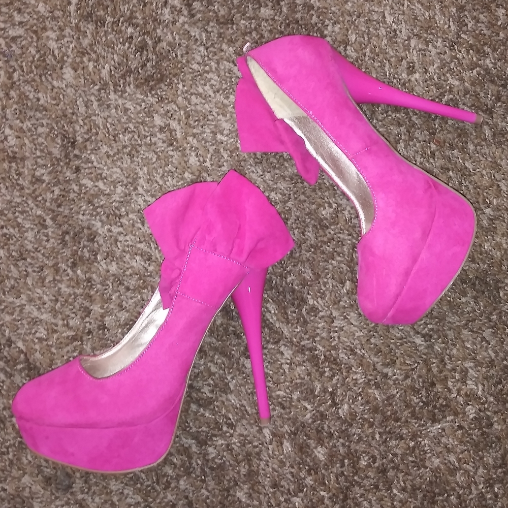 Pink Heels - Picture 5 of 6